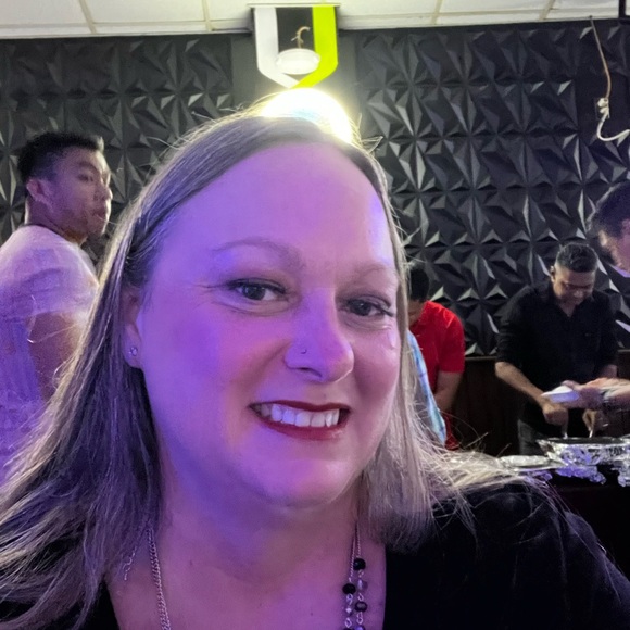 Meet your Posher, Amanda - Picture 6 of 11